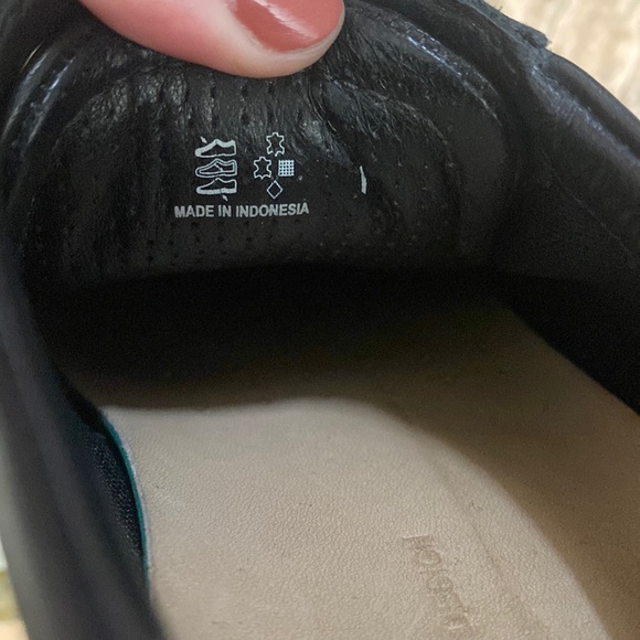 Ecco Black Leather Sneakers - Picture 6 of 14